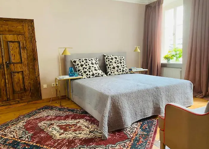 Gutsverwaltung Schloss Eyrichshof Pensión 3*