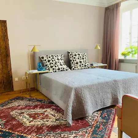 Gutsverwaltung Schloss Eyrichshof Guest house *