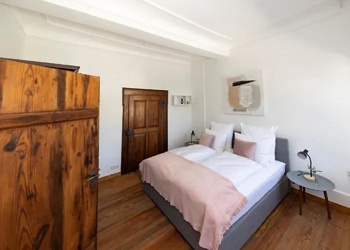 Gutsverwaltung Schloss Eyrichshof Gasthof 3*